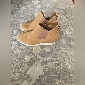 SOREL Out N About wedge sneaker size 6
